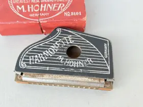 3101 HOHNER Antique Harmonette Musical Box #2