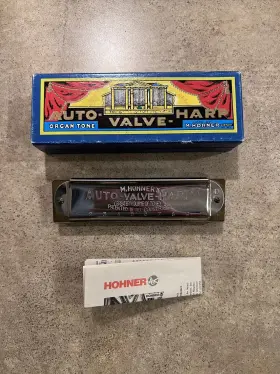 105-40 HOHNER Auto Valve Harp Harmonica Key Box
