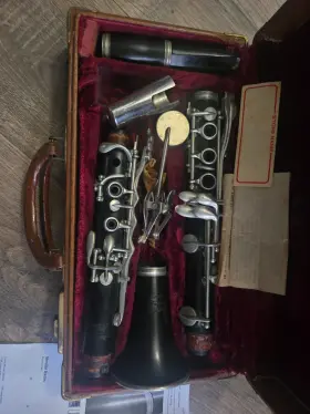 L20250 LYONS Monark Clarinet Grenadilla Wood Pitch