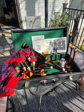 Rg Lawrie 5889 1964 Great Highland Bagpipes Glasgow Case Reeds Tartan Cover Books Rg Lawrie 5889 1964 Great Highland Bagpipes Glasgow Case Reeds Tartan Cover Books