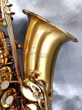 Woodwind 1320331 Inch Vienna 0606 Gold Satin/gold Alto Sax With Gig Bag And Selmer Mpc.- Nice Woodwind 1320331 Inch Vienna 0606 Gold Satin/gold Alto Sax With Gig Bag And Selmer Mpc.- Nice