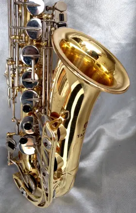 Yamaha 008072 Yas-21 Purple Logo Alto Sax Without Rig. Case And Rico B5 Mpc. - Ready For Play