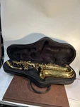 Mendini By Cecilio Mas-l Alto Saxophone Brass W Case. Fixed Price $195.00.